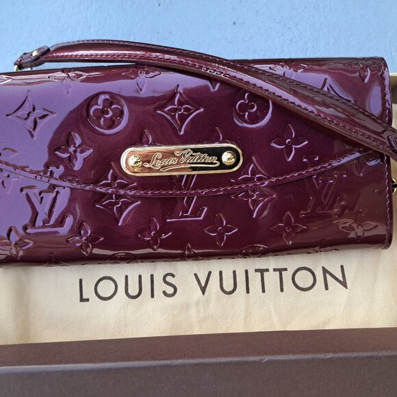 Louis Vuitton Vernis Eggplant Clutch / Hand Purse with strap - Picture 1 of 12